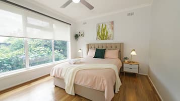 4 bedrooms, desk, iron/ironing board, WiFi