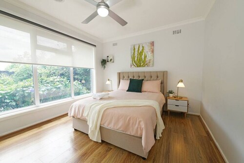 Parkdale 4-BRM Home near Mentone Pet-friendly Free Netflix Wi-Fi Parking