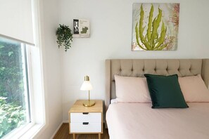 4 dormitoris, escriptori, planxa i posts de planxar i wifi 