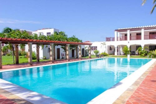 Nimoh's Beachfront Two Bedroom Apartment