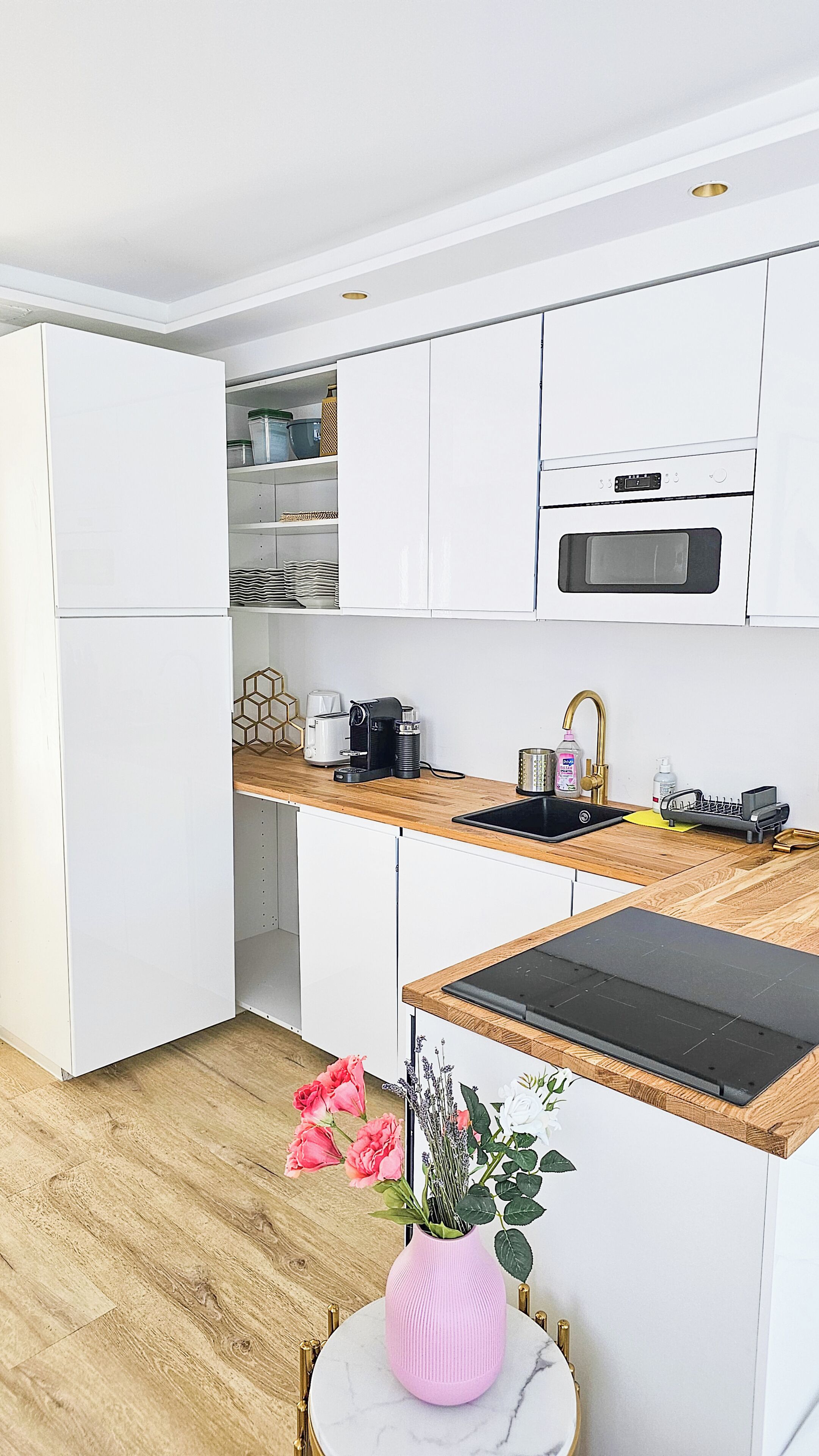 Luxury Condo | Dapur peribadi | Peti sejuk/penyejuk beku saiz penuh, ketuhar gelombang mikro, ketuhar 