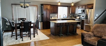 The Grey House is 2 minutes to the Lake 5 minutes to Fox Ridge golf course.