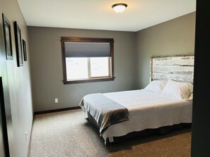 4 Schlafzimmer, Bügeleisen/Bügelbrett, Reisekinderbett, kostenloses WLAN
