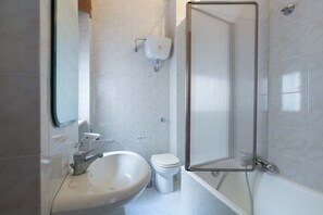 Apartment | Bathroom - 3164 Villetta Fiorita by Barbarhouse (Lecce)