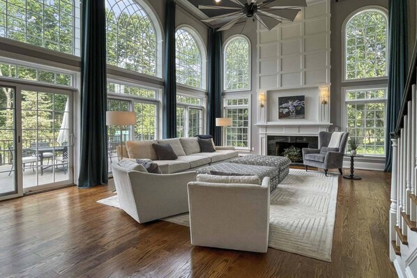 Smart TV, fireplace, offices