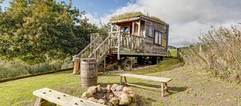 2x Double Bed - Glamping Wagon, Dalby Forest