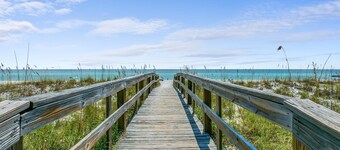 Gulf Side of Via De Luna Dr |Short Walk To Beach |King Master |Community Pool |Pond View |Balcony