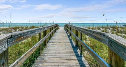 Gulf Side of Via De Luna Dr |Short Walk To Beach |King Master |Community Pool |Pond View |Balcony