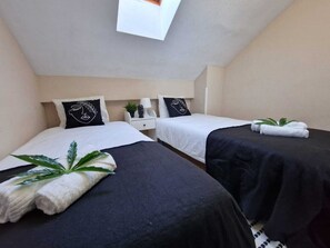 2 habitaciones, cuna de viaje, wifi y ropa de cama 