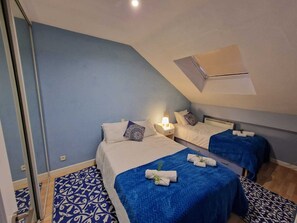 2 habitaciones, cuna de viaje, wifi y ropa de cama 