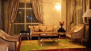 عناصر مجانية داخل الميني بار وواي فاي مجانًا