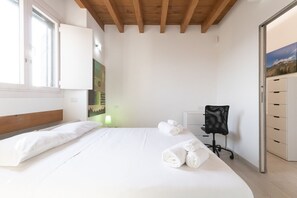 1 camera, ferro/asse da stiro, Wi-Fi, lenzuola