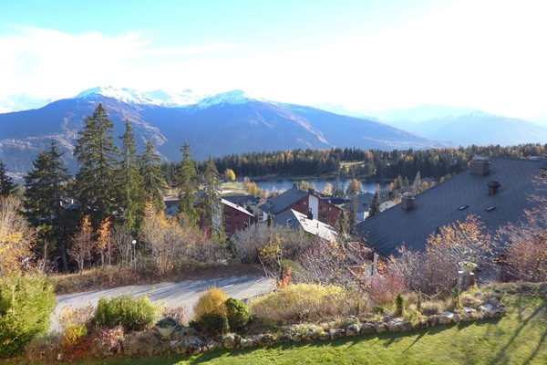 Himmel, Pflanze, Berg, Wolke, Eigentum, Pflanzengemeinschaft, Natürliche Landschaft, Baum, Grundstueck, Sonnenlicht