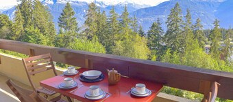 Lovely apartment for 5 people with WIFI, TV and balcony