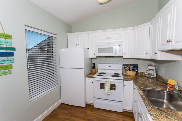 Fridge, microwave, dishwasher, coffee/tea maker