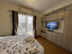 1 bedroom, desk, iron/ironing board, WiFi