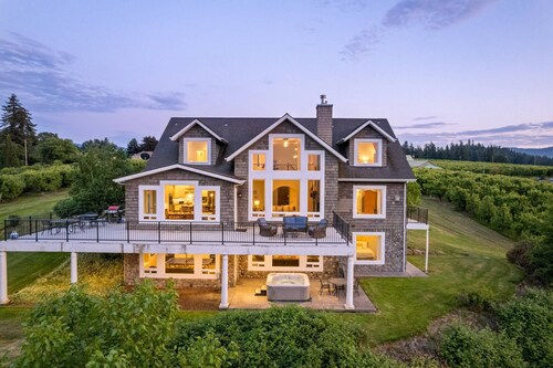 Extraordinary Private Country Chateau, Pet Friendly, Hot Tub, BBQ, Enormous Deck w/ Mt. Adams Views