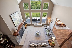 Smart-TV, Kamin, Tischfußball, Tischtennisplatte