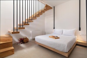 2 bedrooms, in-room safe, iron/ironing board, WiFi