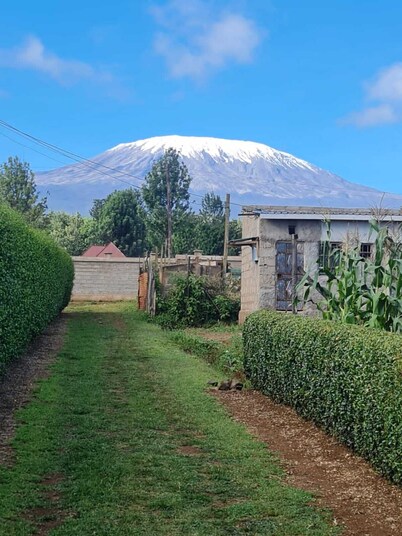 Green Field Loitokitok Homestay