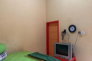 Standard Double Room | 1 bedroom, laptop workspace, free WiFi, bed sheets