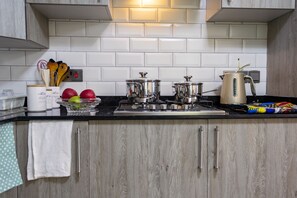 Private kitchen - Lovely 2 bedroom cottage (Nairobi)