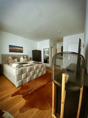 Deluxe Double or Twin Room | Desk, free WiFi