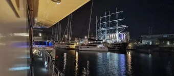 Exclusive yacht with a roof terrace