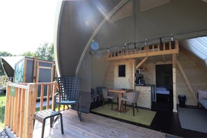 Outdoor dining - Romantic tent lodge in Dalerveen (Dalerveen)
