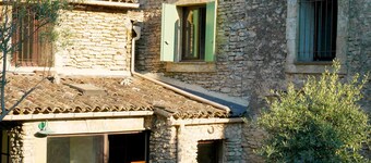 Mas du Gecko, 4km from Gordes, 8 beddings, 3 bathrooms