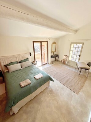 4 camere, ferro/asse da stiro, culla da viaggio, Wi-Fi gratuito