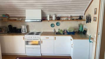 Geladeira, micro-ondas, fogĂŁo, cooktop