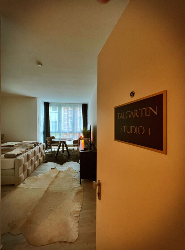 Deluxe Double Room - Talgarten Studio 1 (Erfurt)