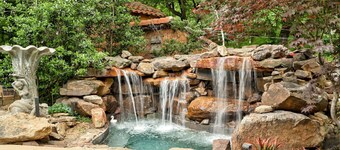 Amazing unique castle experience “Scarlet Manor” 5 bedroom/ 5 bath