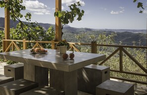 Outdoor dining - Traditional Stone Guesthouse (Acharavi)