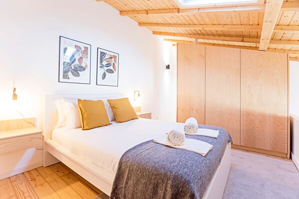 Loft Deluxe | Tabla de planchar con plancha, wifi gratis y ropa de cama