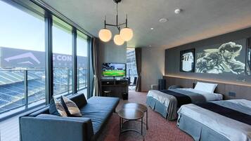 Field View, Darvish & Ohtani Suite, Non-Smoking | Premium bedding, individually decorated, blackout drapes, free WiFi