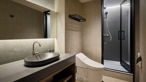 時尚四人房, 公園景觀, 高層 (Field View Craft) | 浴室 | 淋浴花灑、吹風機、拖鞋、坐浴桶