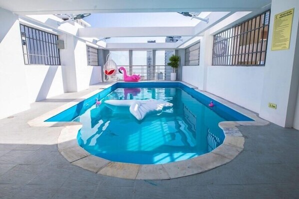 Piscine couverte, piscine extérieure