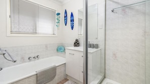 Shower, towels