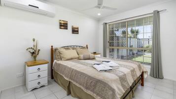 3 bedrooms, iron/ironing board, free WiFi, bed sheets