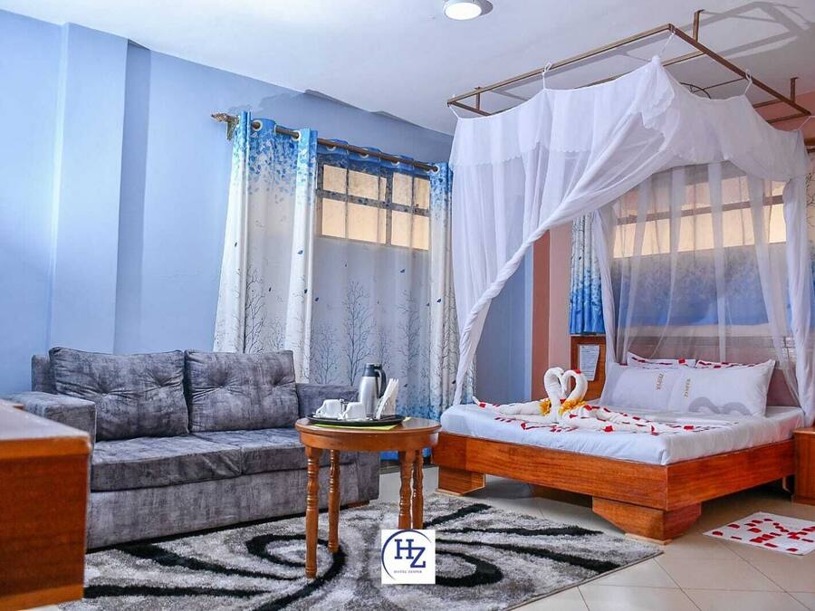 Quarto casal luxo | Camas com colchões de espuma com sistema de memória, escrivaninha