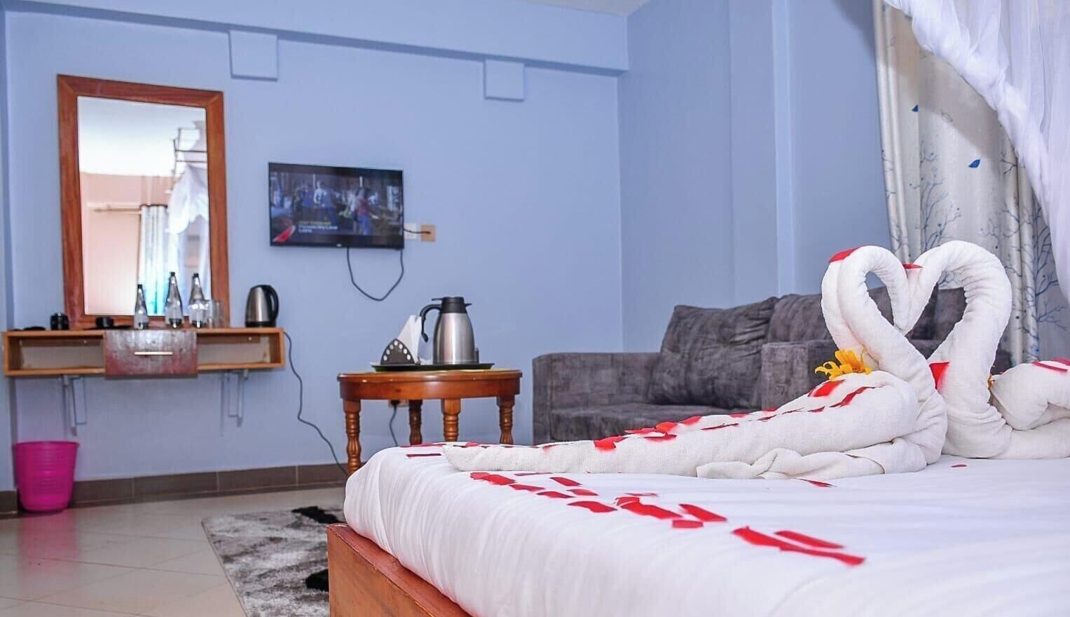 Memory foam -patjalliset sängyt, työpöytä, ilmainen Wi-Fi