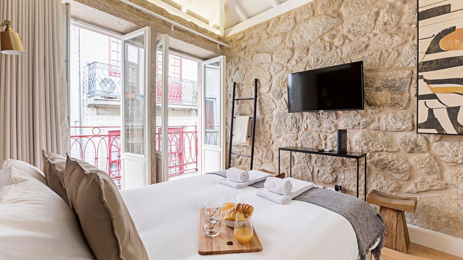 Cimo de Vila 62 by LovelyStay