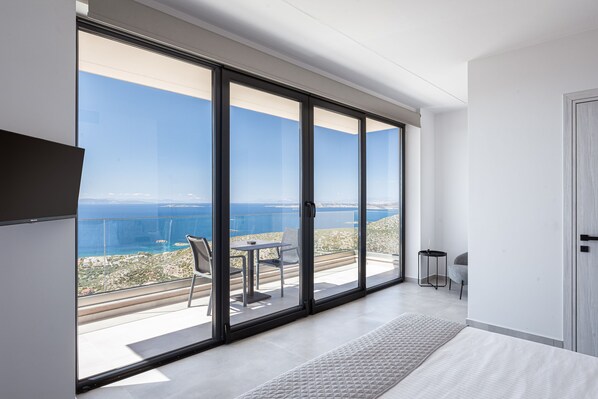 2 bedrooms, in-room safe, iron/ironing board, free WiFi - Superior Suites By Saronida Hills (SARONIDA)