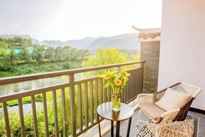 Room - Baofeng Grand Hotel (Zhangjiajie National Forest Park) (Zhangjiajie)