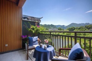 Room - Baofeng Grand Hotel (Zhangjiajie National Forest Park) (Zhangjiajie)