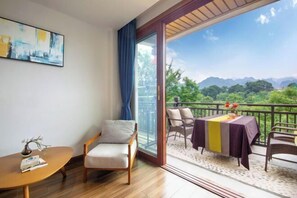 Room - Baofeng Grand Hotel (Zhangjiajie National Forest Park) (Zhangjiajie)