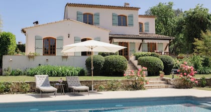 Villa Provençal | 3 Schlafzimmer | Pool beheizbar | Südterrasse | 1800m² | Ruhig