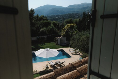 Villa Provençal | 3 bedrooms | heated pool | south-facing terrace | 1800m² | quiet